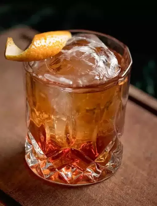 old fashioned whisky cocktail